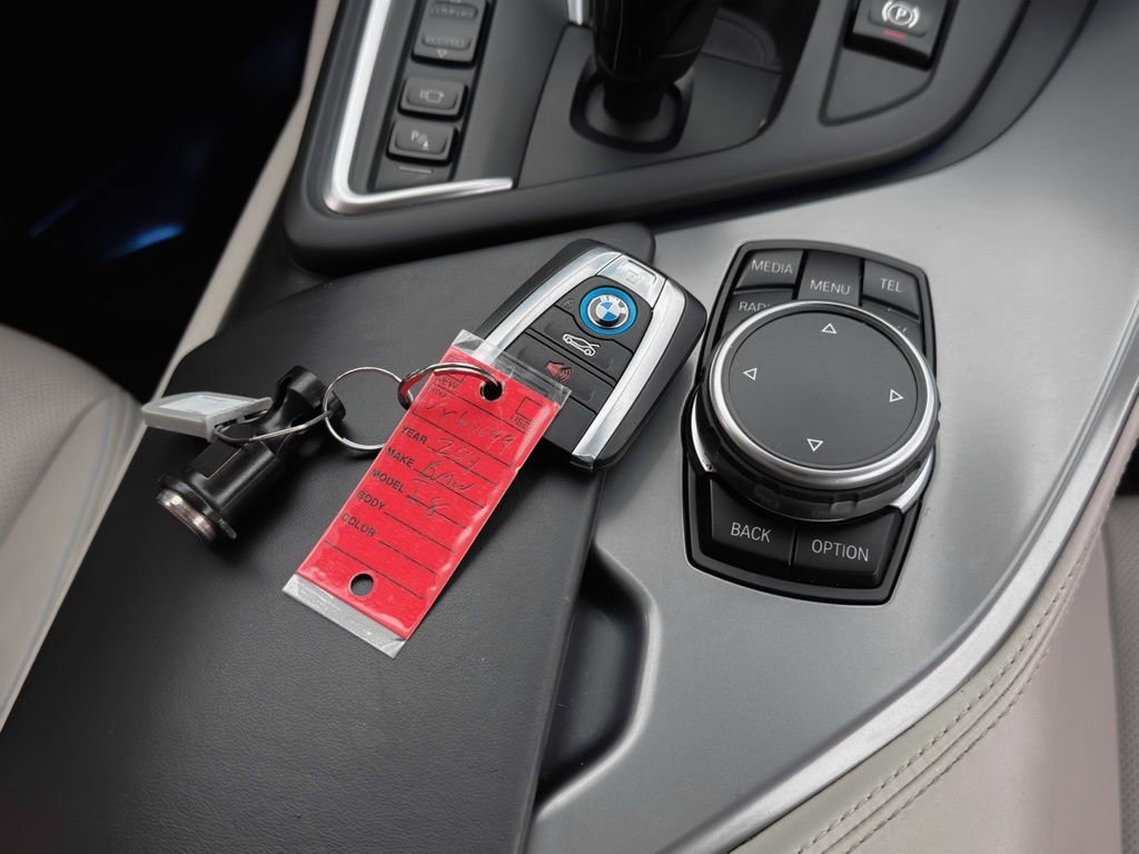 Used 2014 BMW i8 image 31