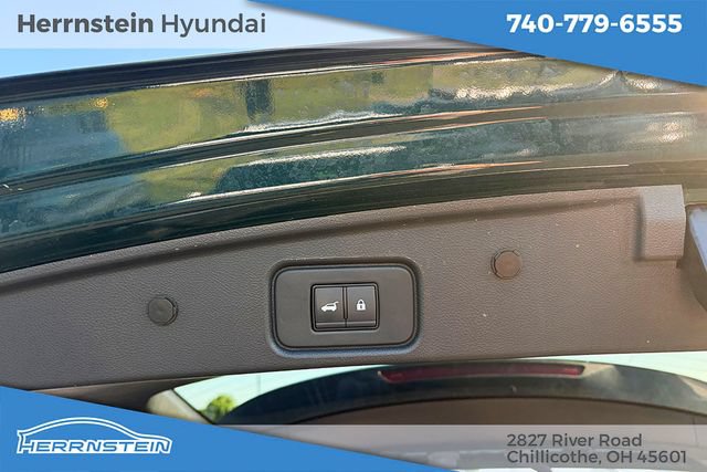 Used 2024 Nissan Pathfinder SL w/ Black Appearance Package AWD/4WD image 27