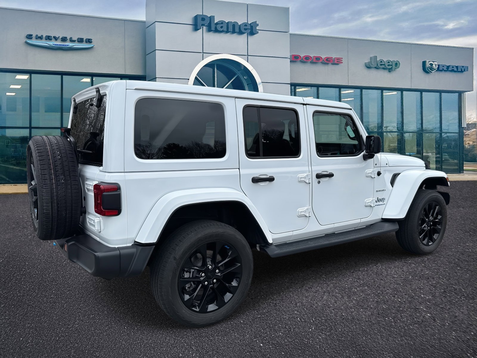 Used 2023 Jeep Wrangler Unlimited Sahara w/ Cold Weather Group image 2
