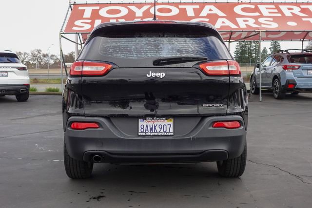 Used 2017 Jeep Cherokee Sport image 8