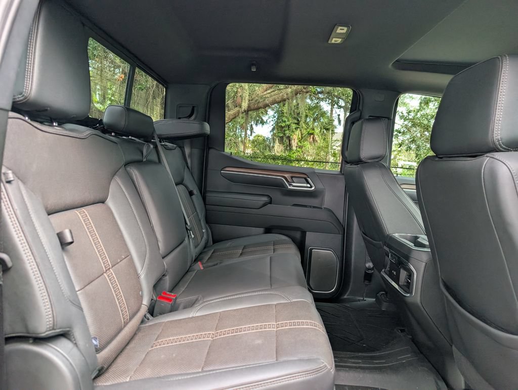 Used 2025 Chevrolet Silverado 1500 High Country AWD/4WD image 26