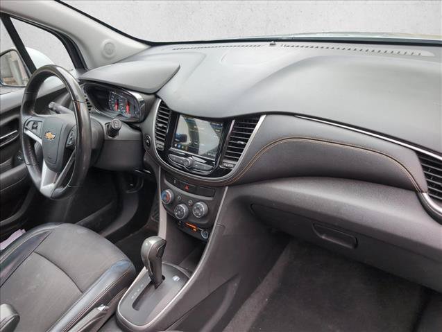 Used 2019 Chevrolet Trax LT w/ LT Convenience Package FWD image 27