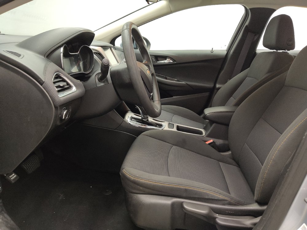 Used 2017 Chevrolet Cruze LS FWD image 17