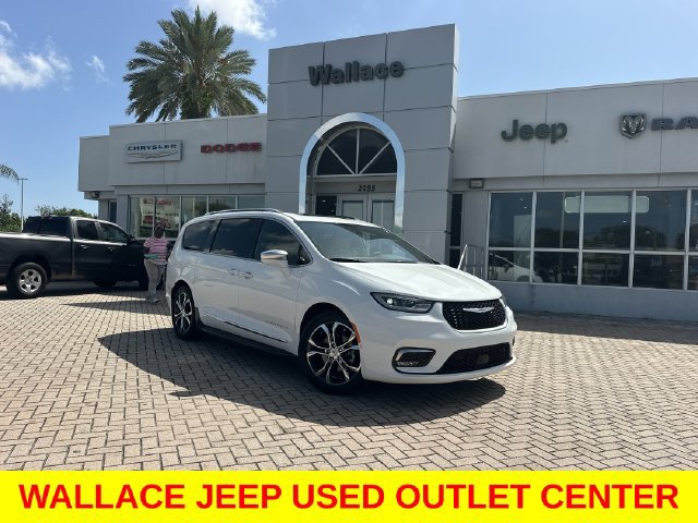 Used 2022 Chrysler Pacifica Pinnacle