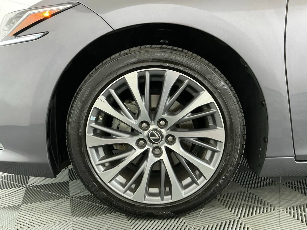 Used 2020 Lexus ES 300h w/ Premium Package FWD image 31