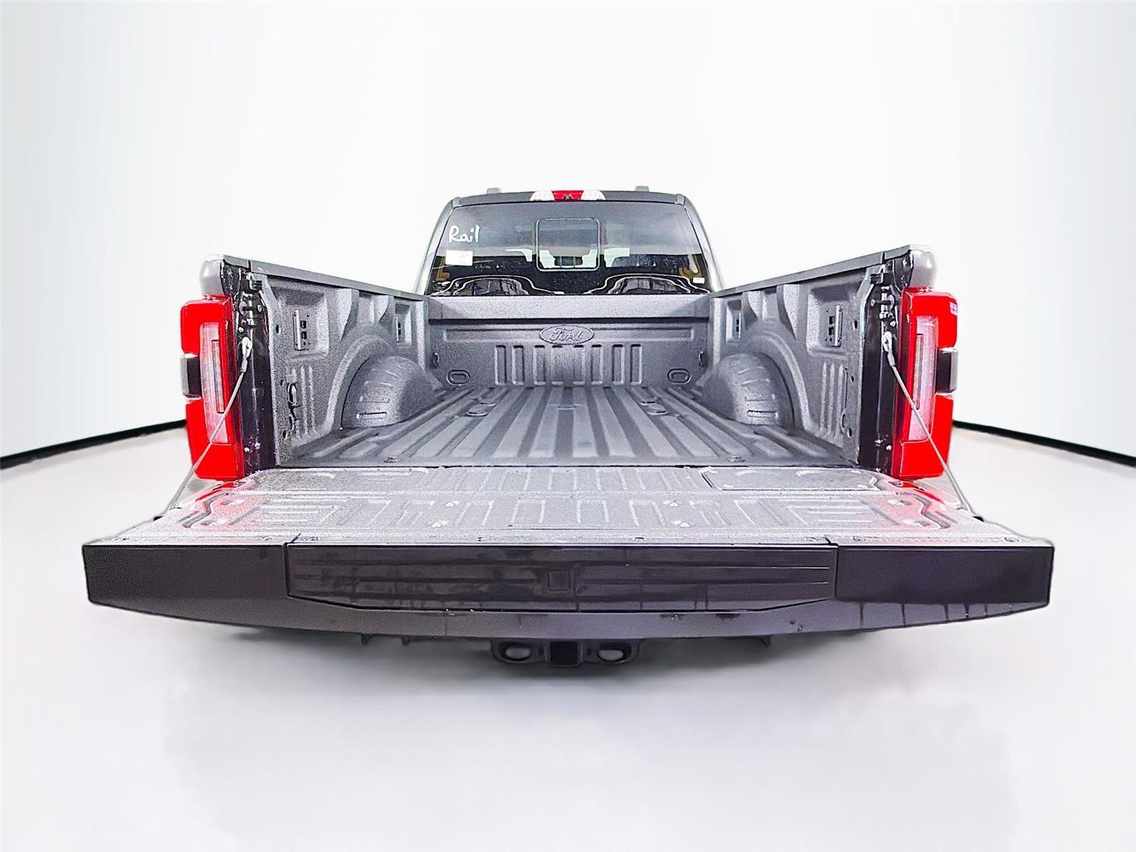 New 2026 Ford F250 Platinum w/ Platinum Plus Package AWD/4WD image 29