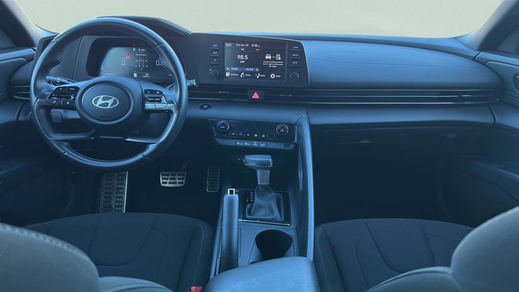 Certified 2025 Hyundai Elantra Sport image 15