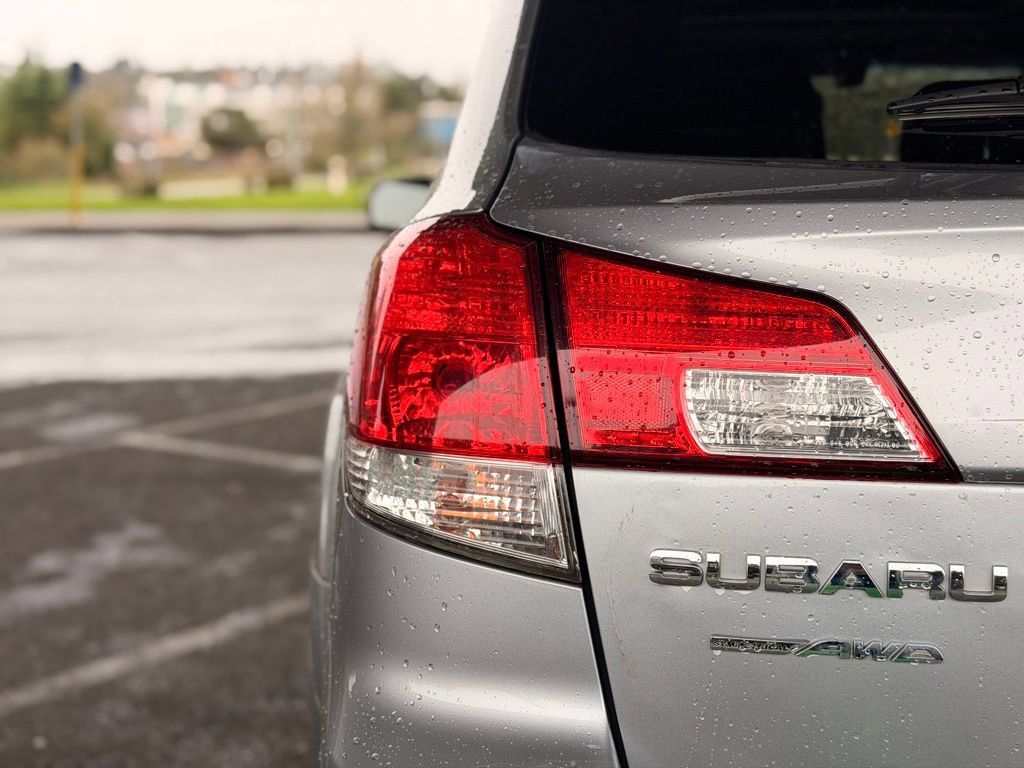 Used 2013 Subaru Outback 2.5i Limited image 14