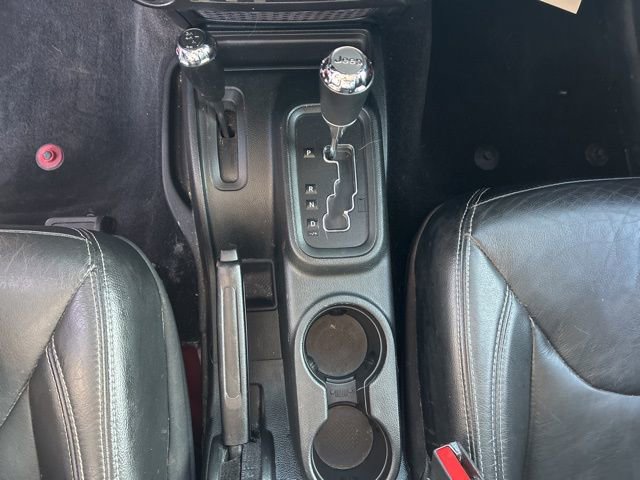 Used 2018 Jeep Wrangler Rubicon w/ Connectivity Group image 14