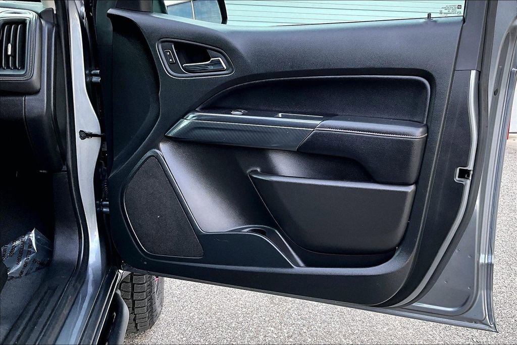 Used 2022 GMC Canyon AT4 image 29