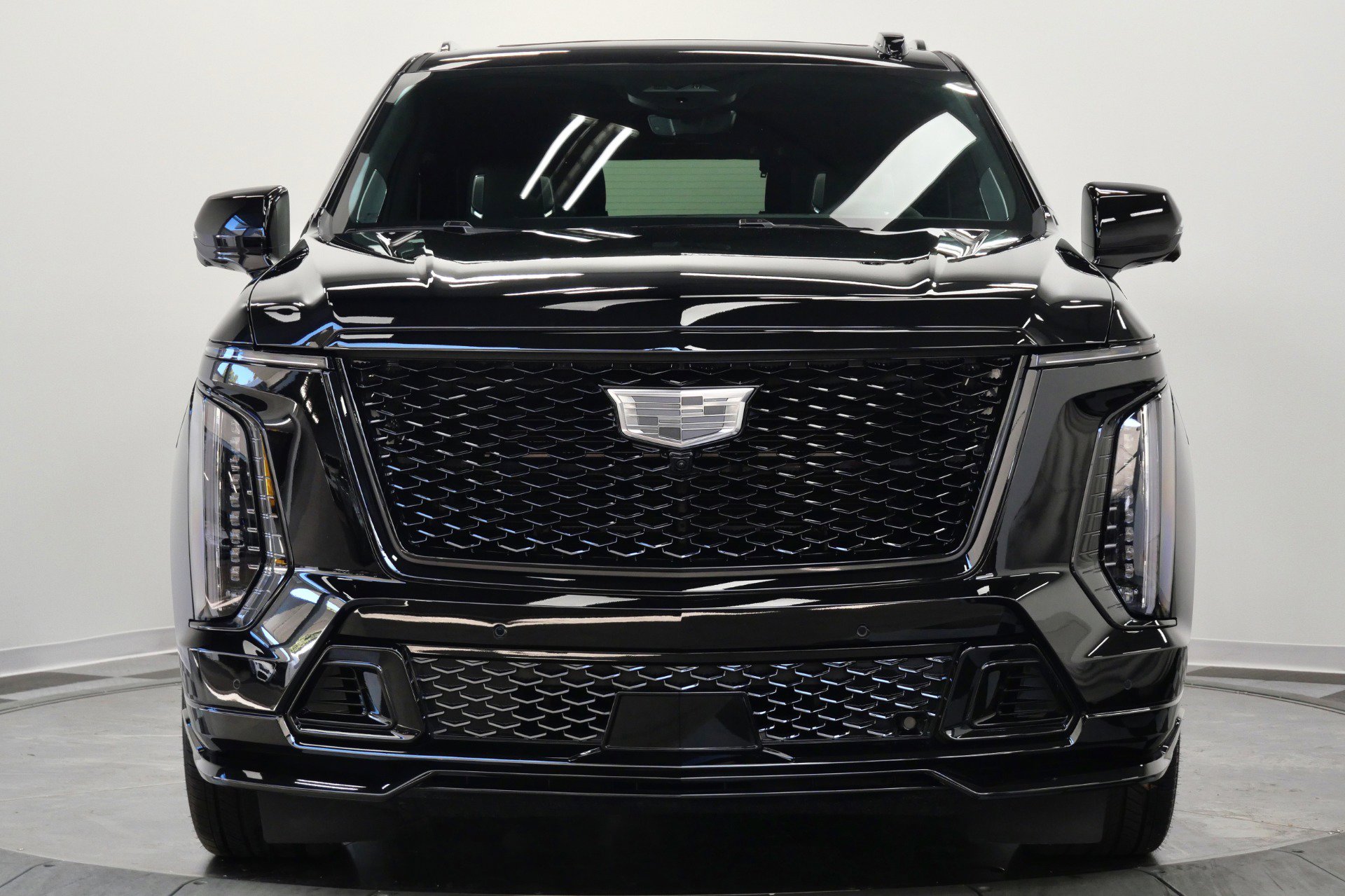 Used 2026 Cadillac Escalade V w/ LPO, ONYX Package AWD/4WD image 4