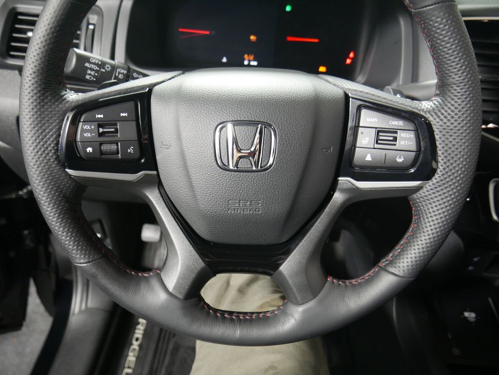 Certified 2025 Honda Ridgeline Black Edition image 18