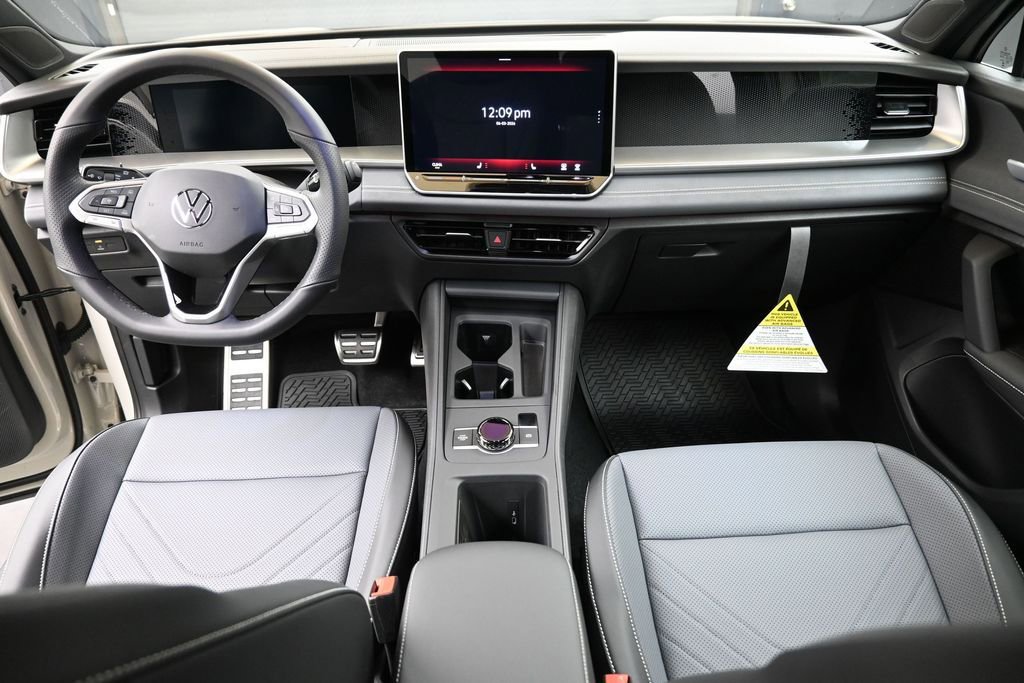 New 2026 Volkswagen Tiguan SE R-Line AWD/4WD image 18