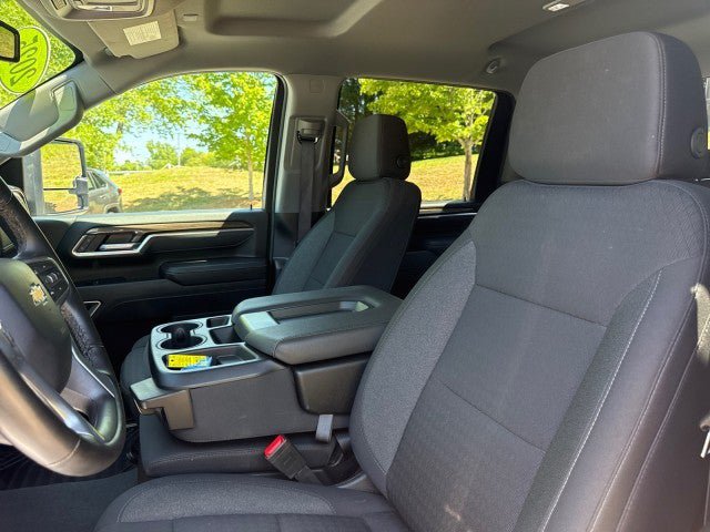 Used 2025 Chevrolet Silverado 2500 LT w/ Safety Package AWD/4WD image 22