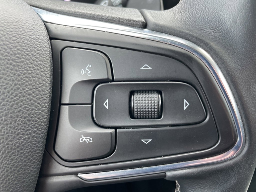 Used 2023 Buick Envision Essence image 13
