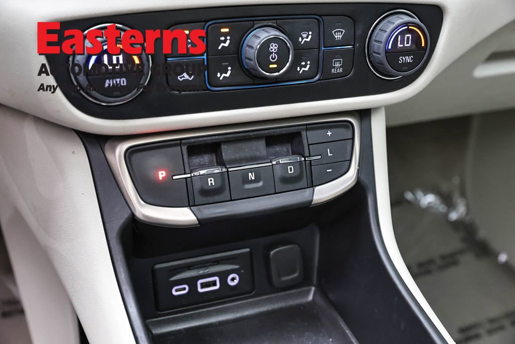 Used 2022 GMC Terrain Denali w/ Denali Premium Package AWD/4WD image 13
