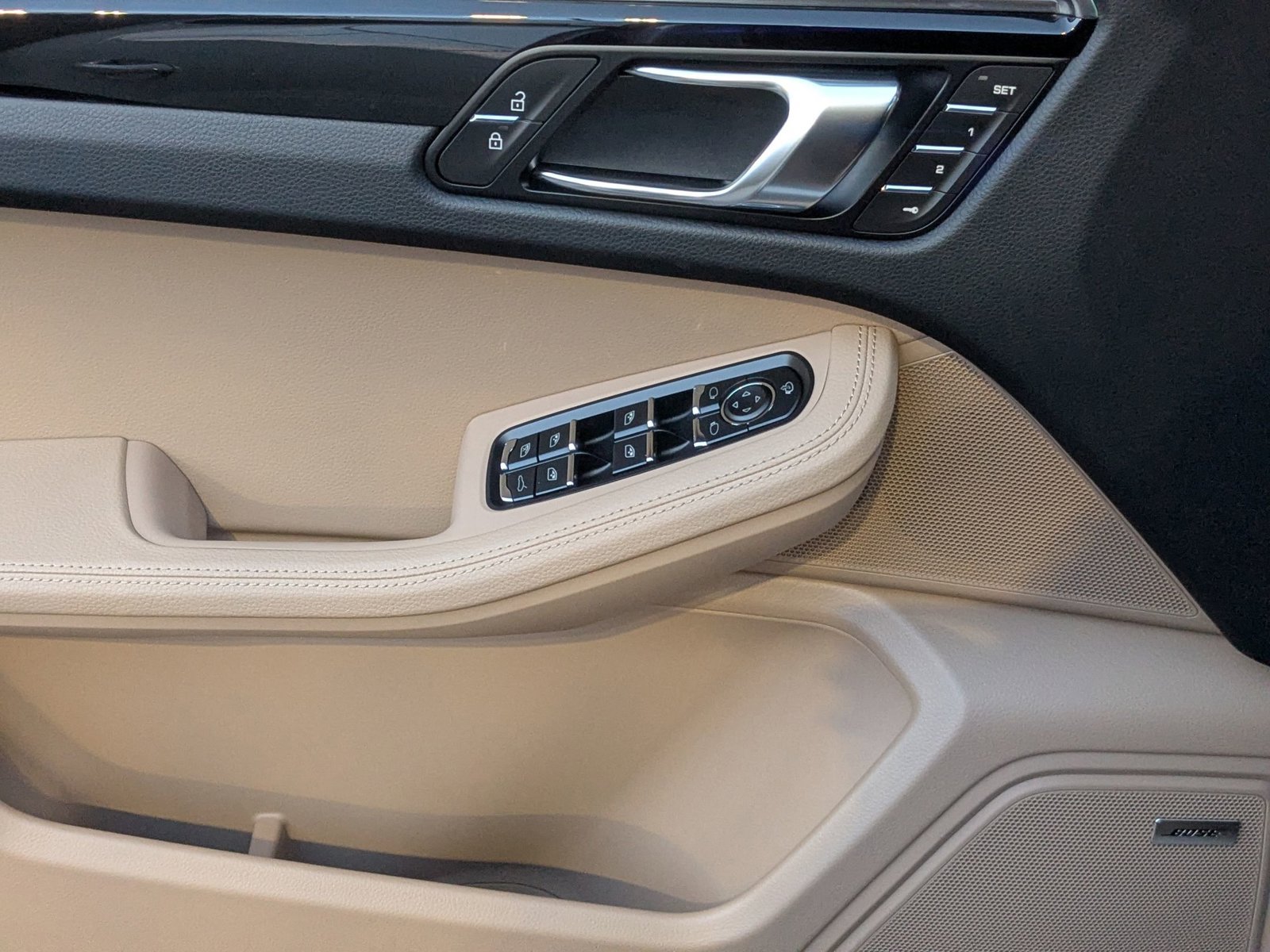 Certified 2026 Porsche Macan AWD/4WD image 13