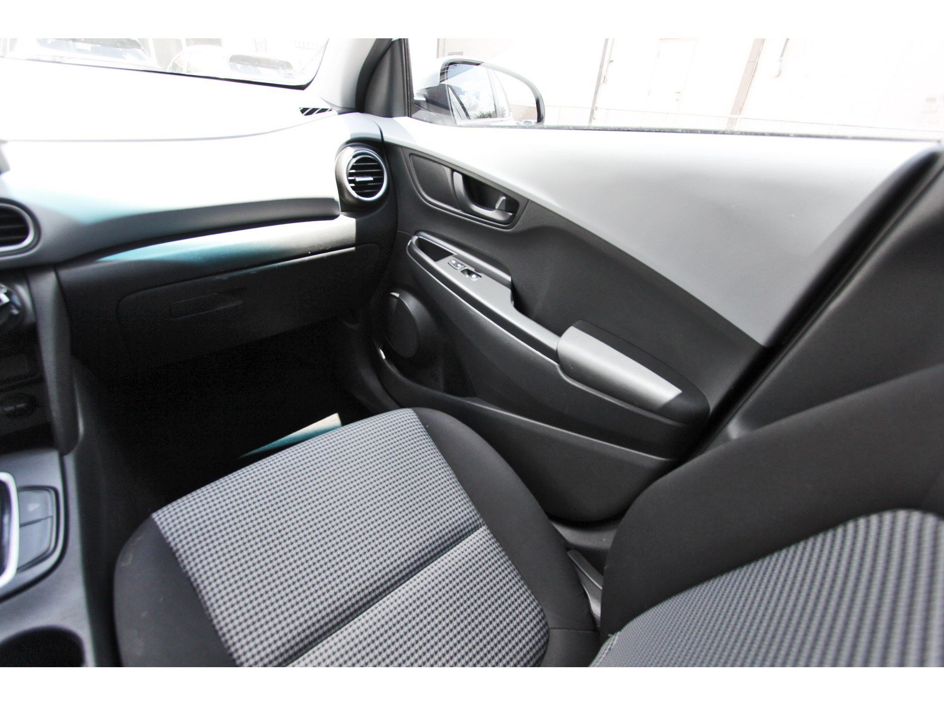 Used 2020 Hyundai Kona SE FWD image 11