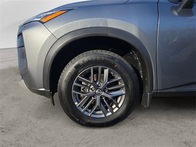 Used 2023 Nissan Rogue S image 14