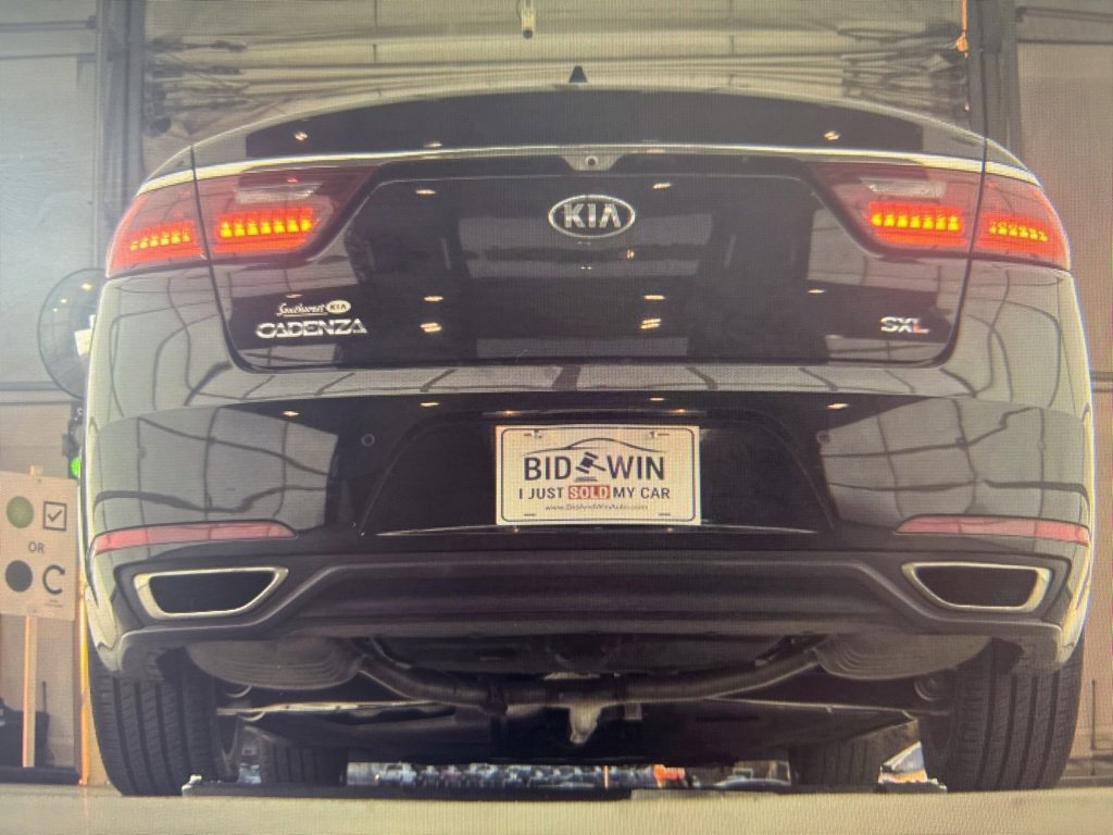 Used 2017 Kia Cadenza Limited image 15