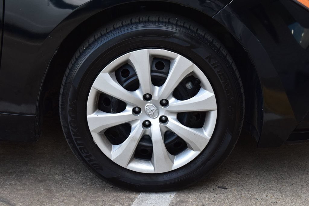Used 2024 Toyota Corolla LE FWD image 11