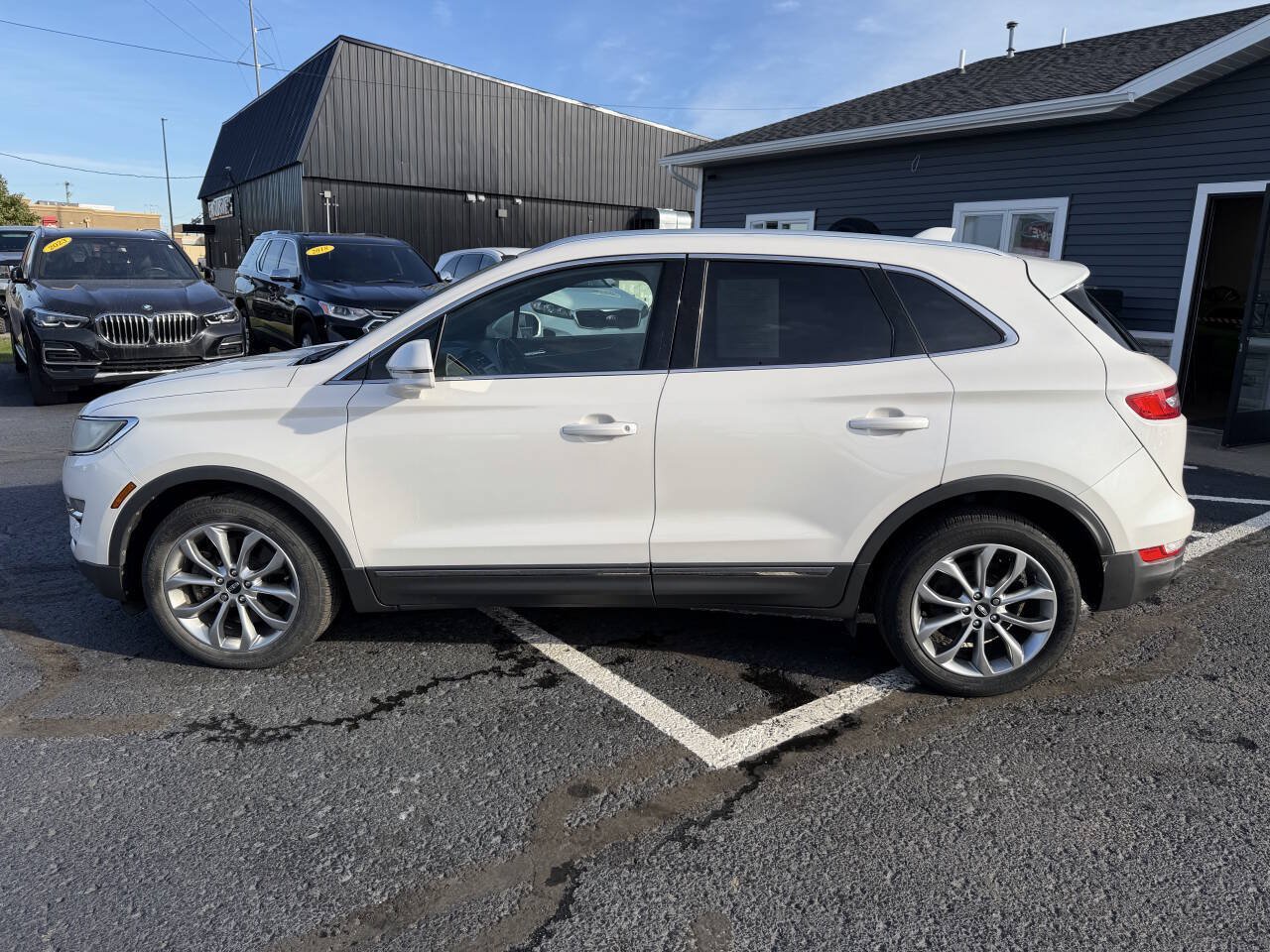 Used 2018 Lincoln MKC Select w/ Select Plus Package AWD/4WD image 2