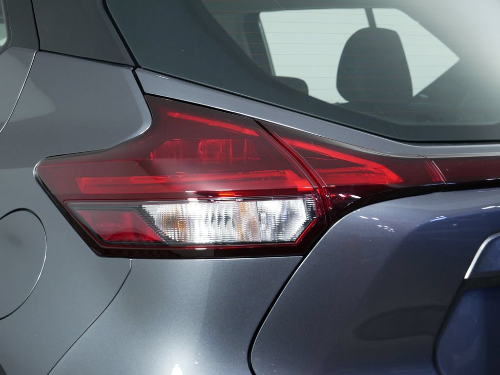 Used 2023 Nissan Kicks S FWD image 12