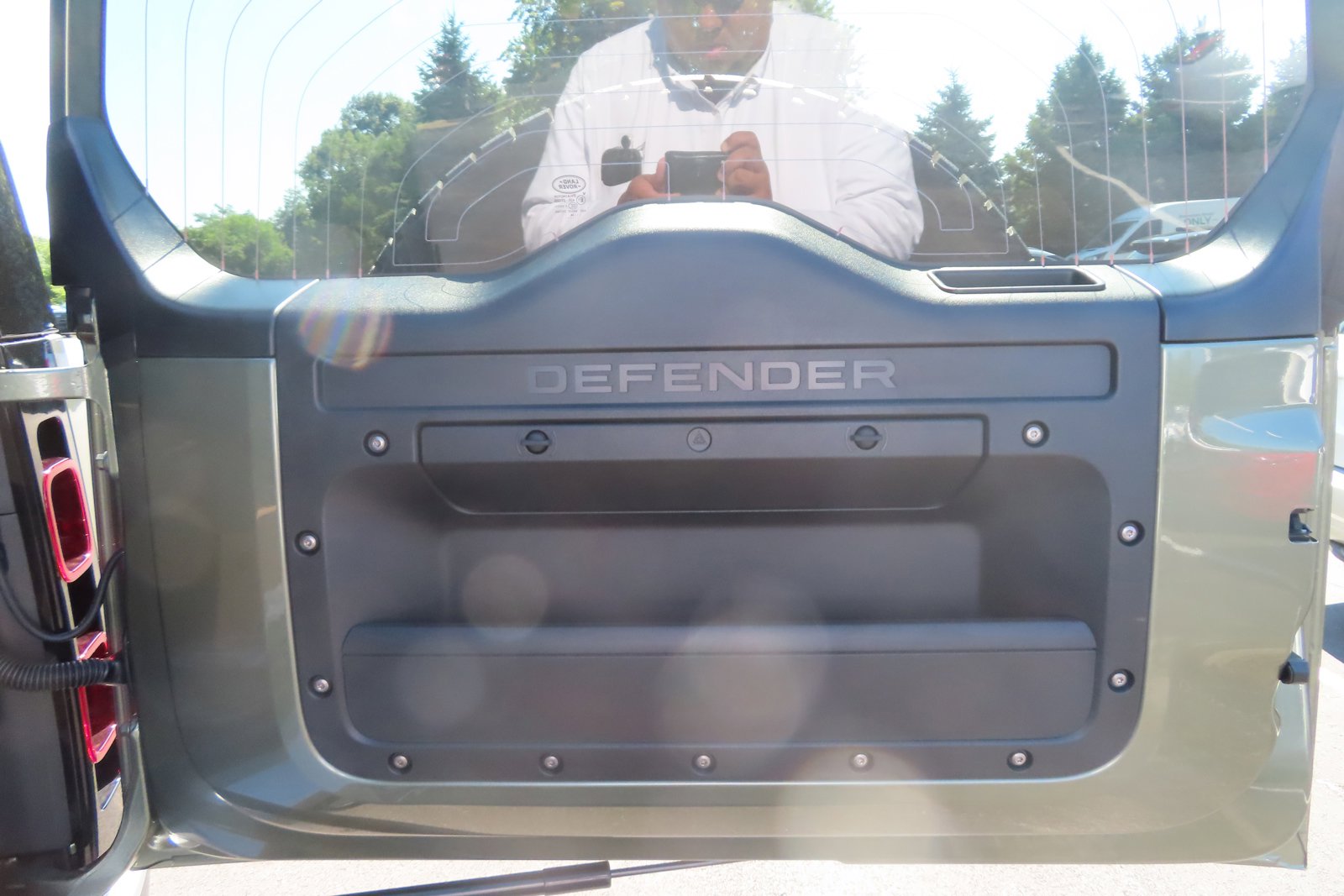 New 2024 Land Rover Defender 110 S image 24