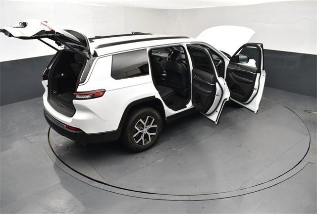 Used 2025 Jeep Grand Cherokee L Limited w/ Trailer Tow Package image 30