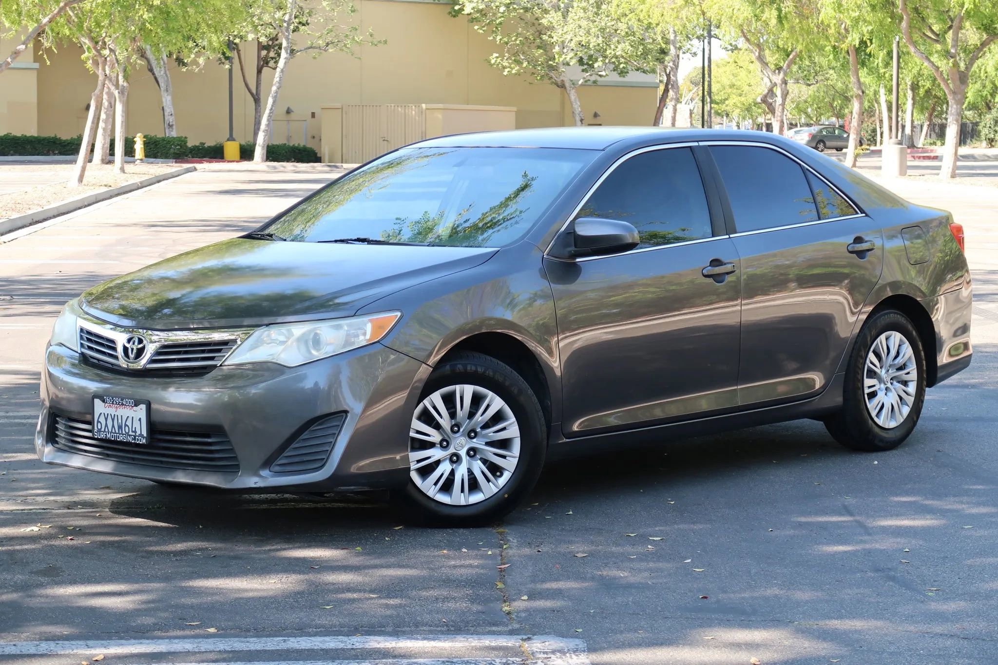 Used 2012 Toyota Camry L image 2