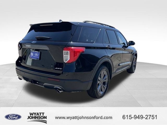 Certified 2023 Ford Explorer XLT w/ Equipment Group 202A AWD/4WD image 3