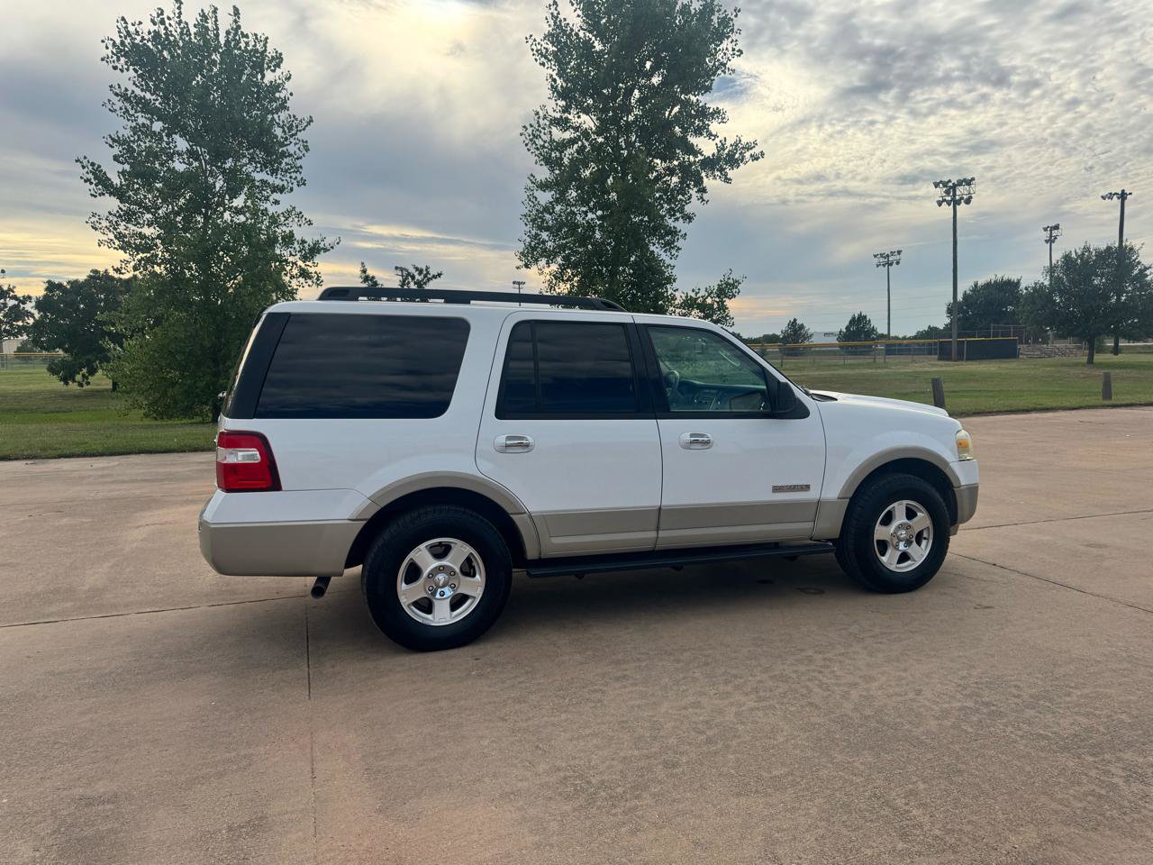 Used 2007 Ford Expedition Eddie Bauer RWD image 26