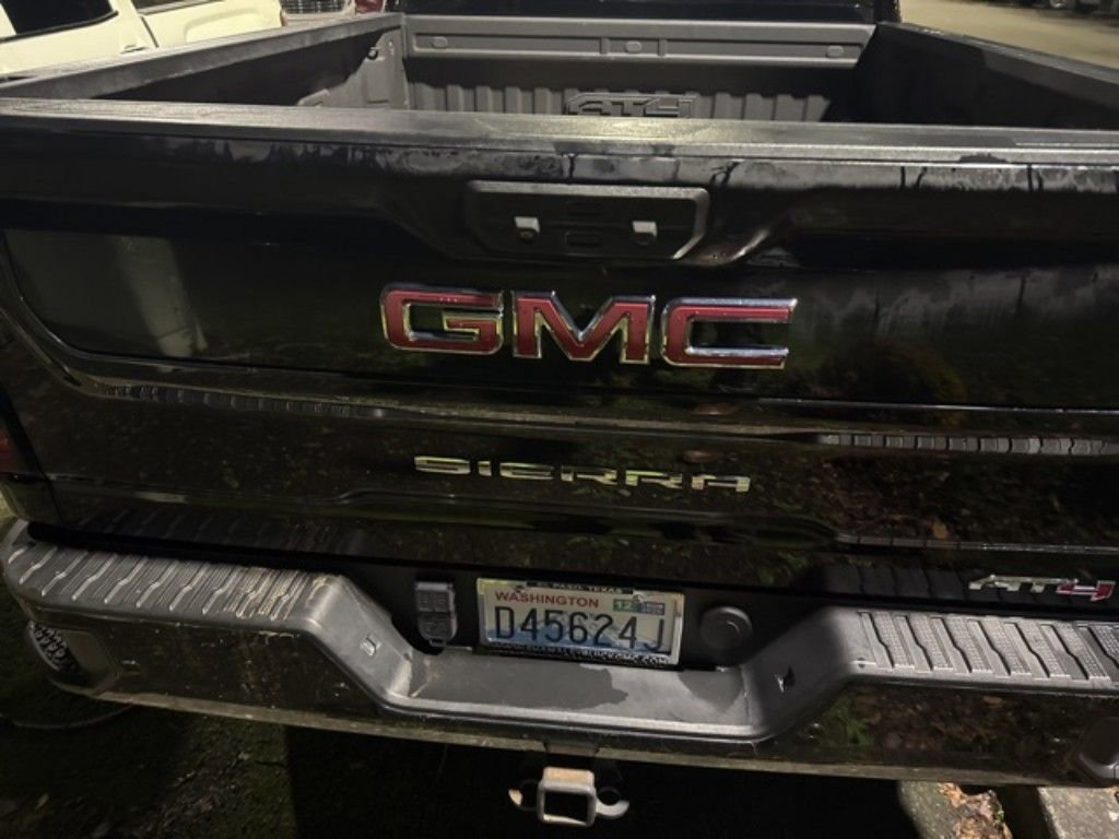 Used 2022 GMC Sierra 2500 AT4 w/ AT4 Premium Plus Package AWD/4WD image 6