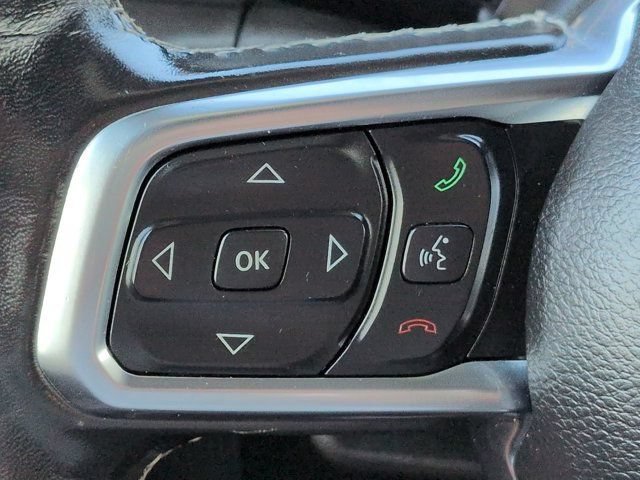 Used 2019 Jeep Wrangler Unlimited Sahara w/ Dual Top Group AWD/4WD image 25
