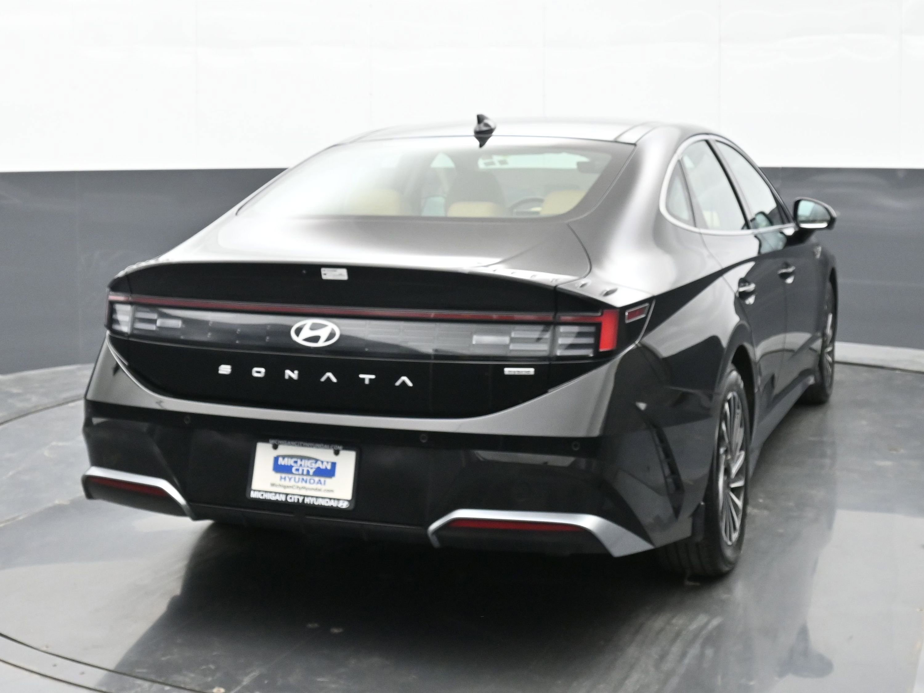 Certified 2025 Hyundai Sonata Limited image 4