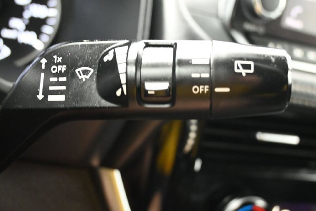 Used 2022 Nissan Rogue SV FWD image 25