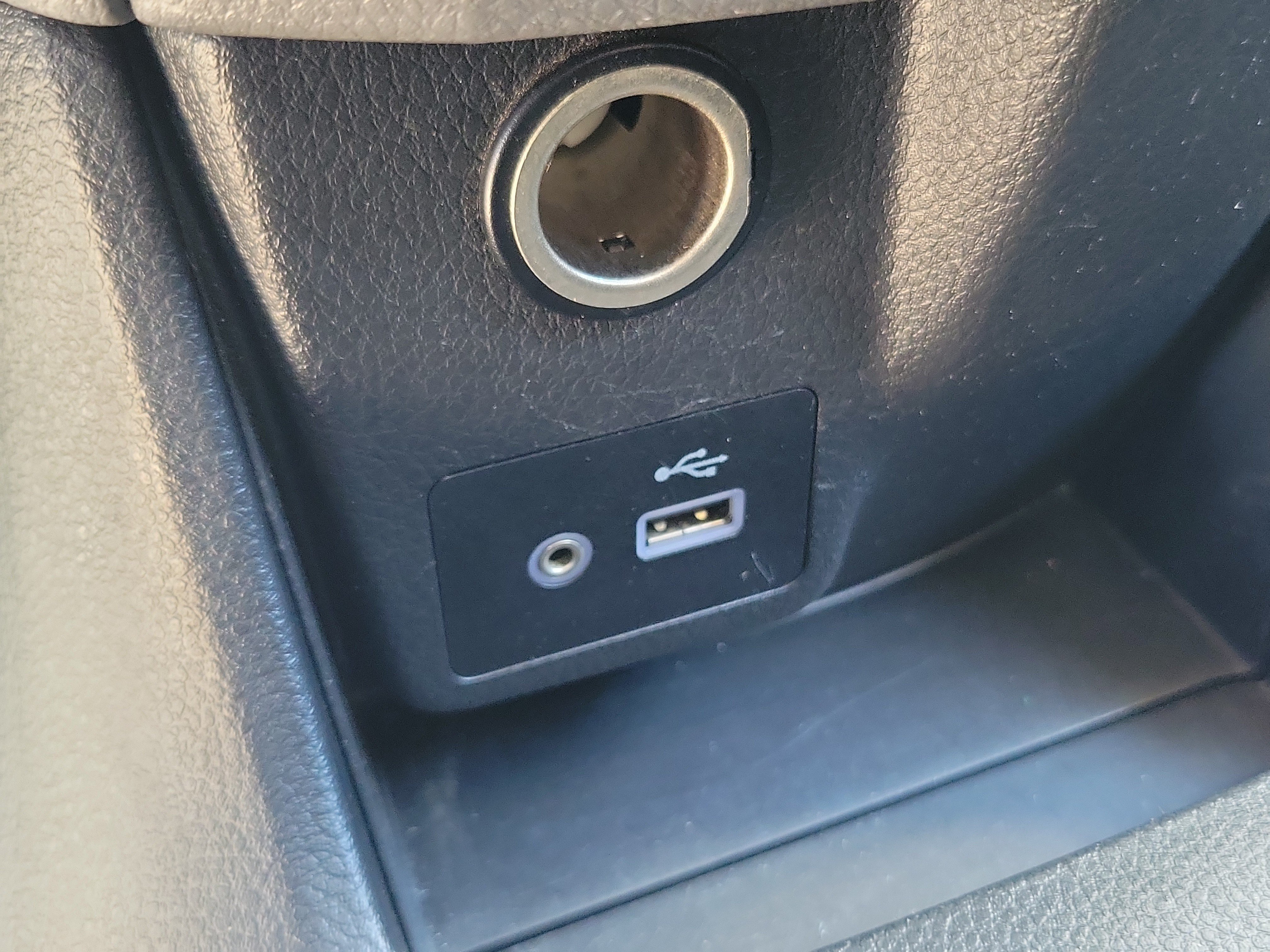 Used 2020 Nissan NV200 S FWD image 23