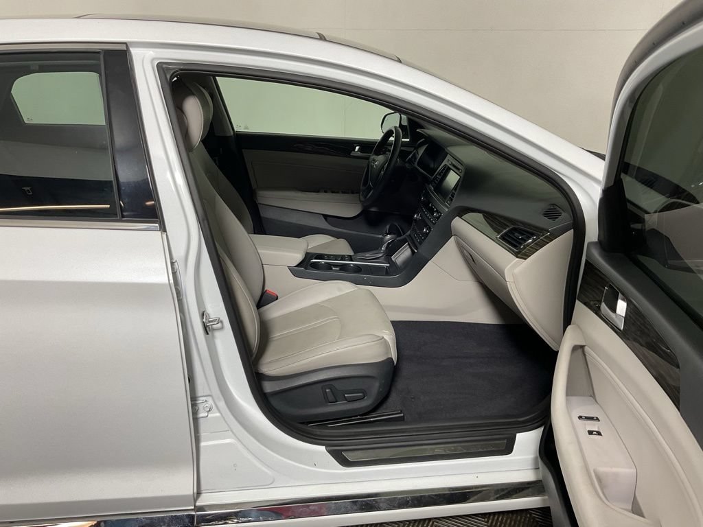 Used 2016 Hyundai Sonata Limited w/ Option Group 05 FWD image 38