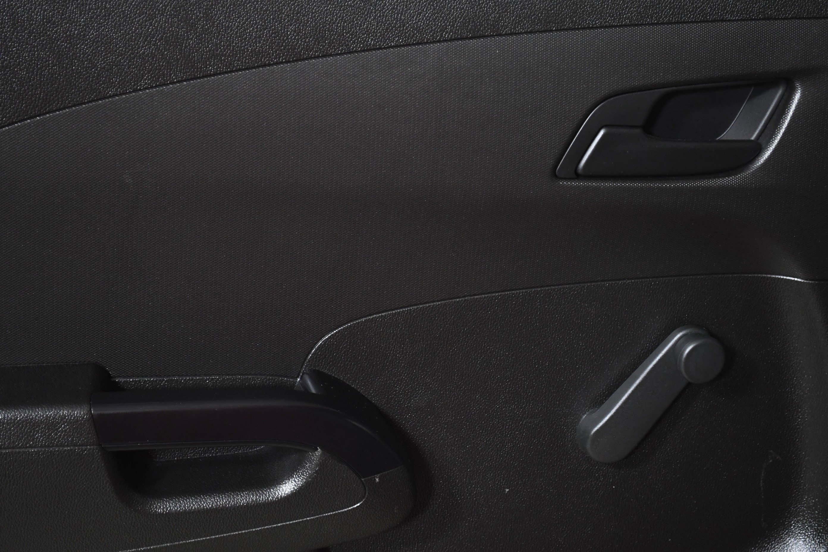 Used 2020 Chevrolet Sonic LT image 23