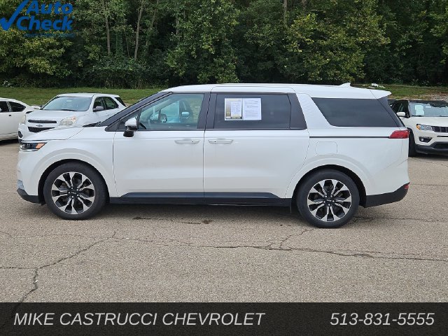 Used 2024 Kia Carnival EX FWD image 2