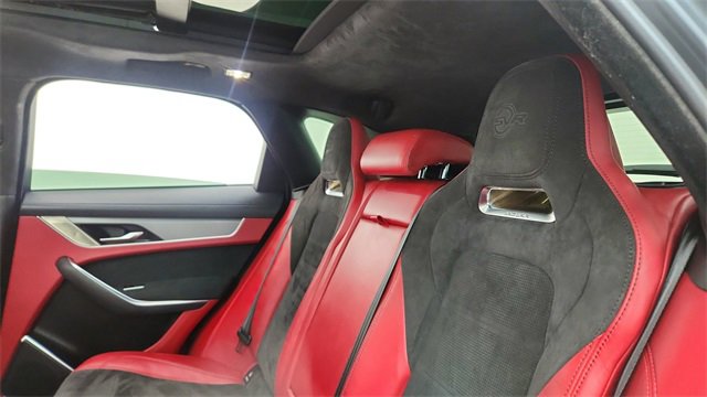 Used 2022 Jaguar F-PACE SVR image 30
