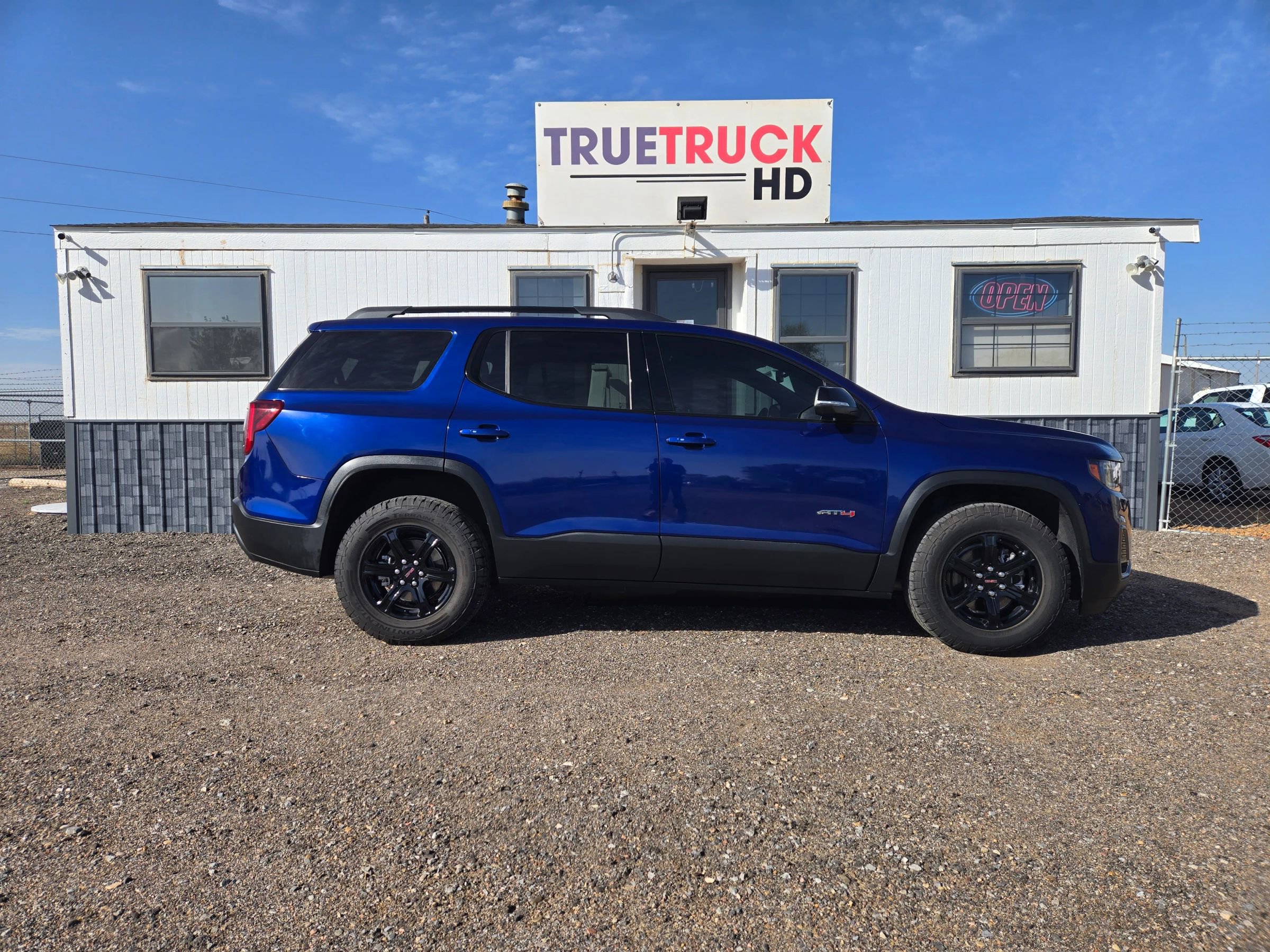 Used 2023 GMC Acadia AT4 w/ Preferred Package AWD/4WD image 5