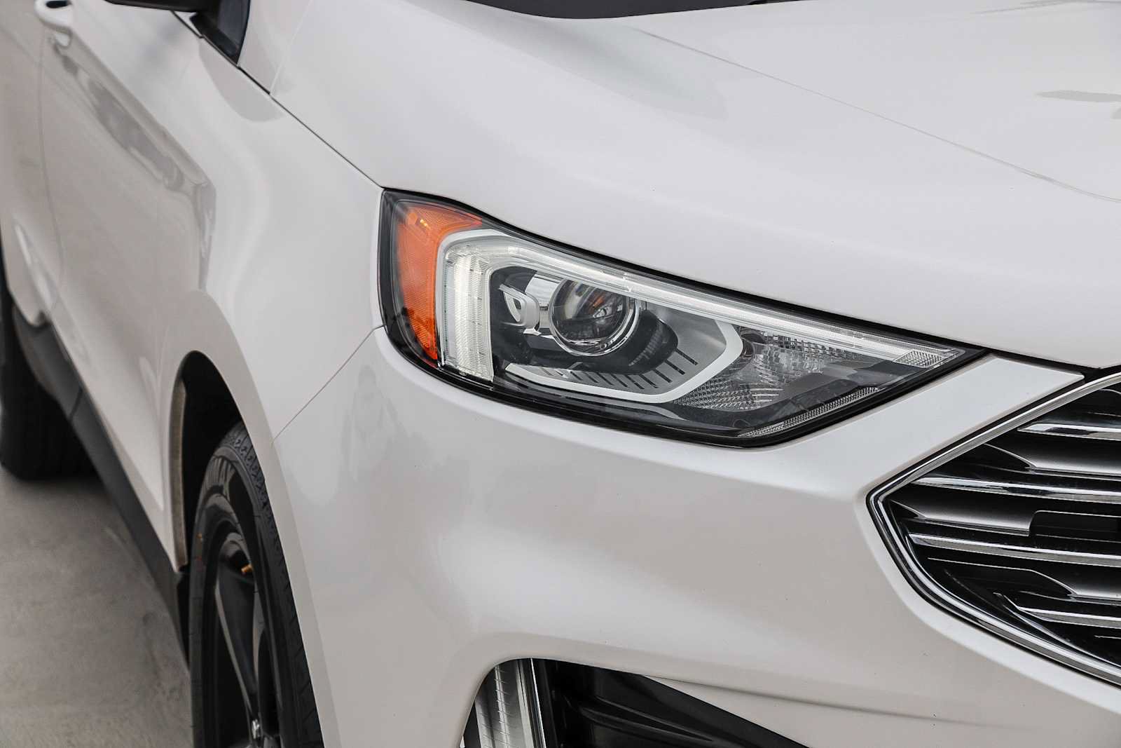 Used 2019 Ford Edge SEL w/ Equipment Group 201A FWD image 4