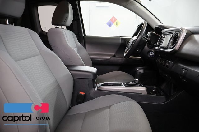 Certified 2019 Toyota Tacoma SR5 AWD/4WD image 29