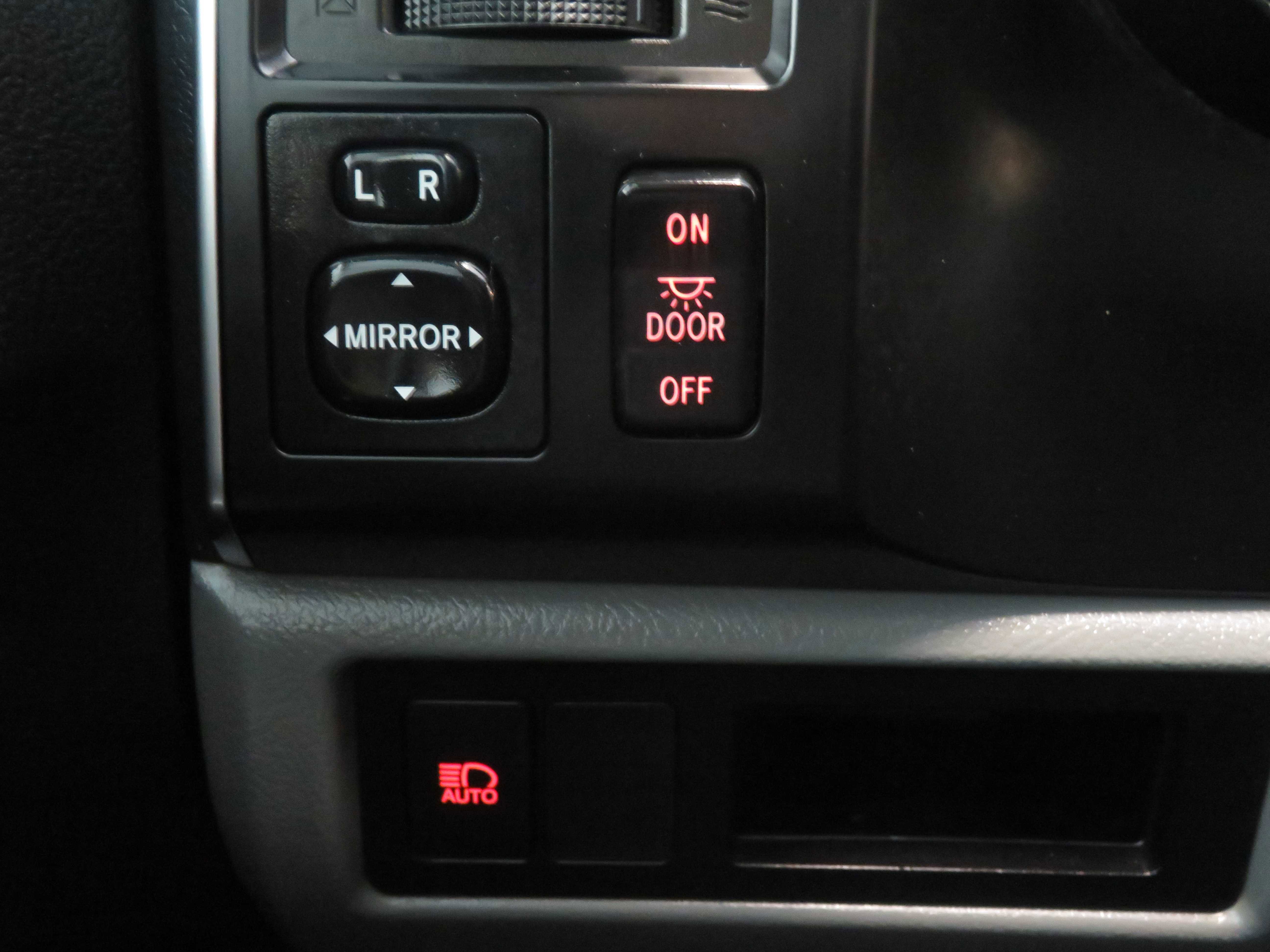 Used 2019 Toyota Sequoia SR5 AWD/4WD image 42