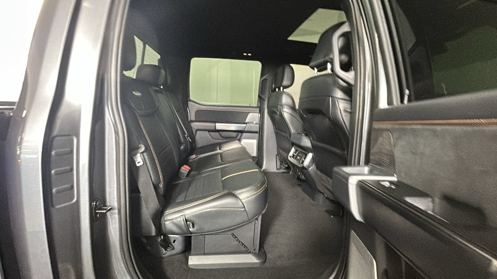 Used 2024 Ford F250 Platinum AWD/4WD image 34