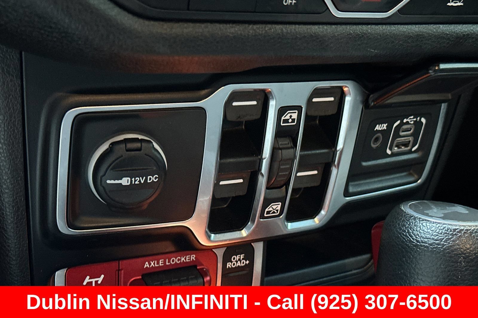 Used 2024 Jeep Wrangler Unlimited AWD/4WD image 31