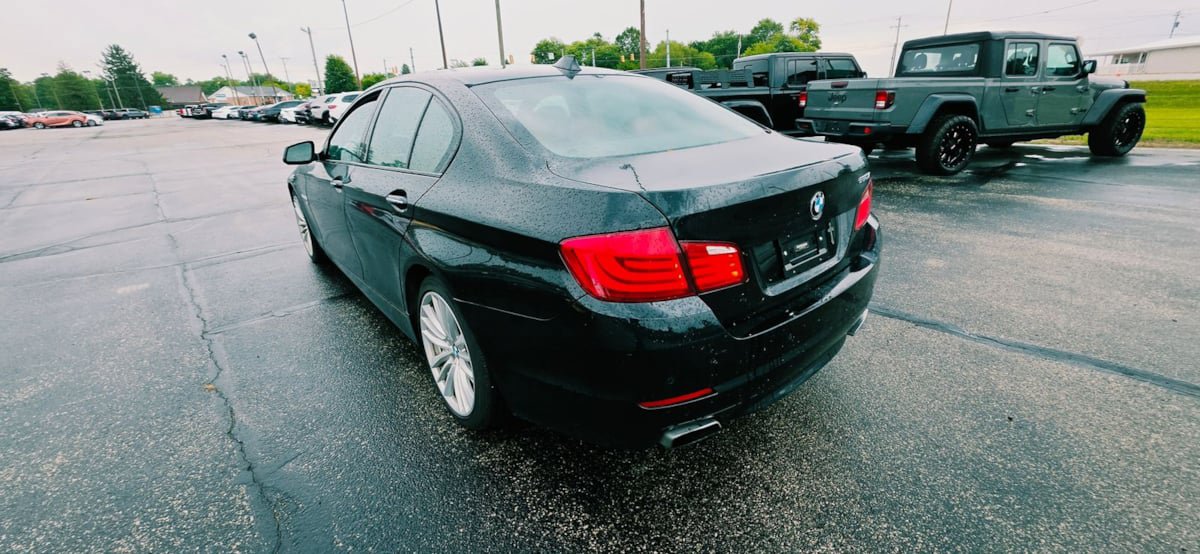 Used 2012 BMW 550i xDrive Sedan AWD/4WD image 5