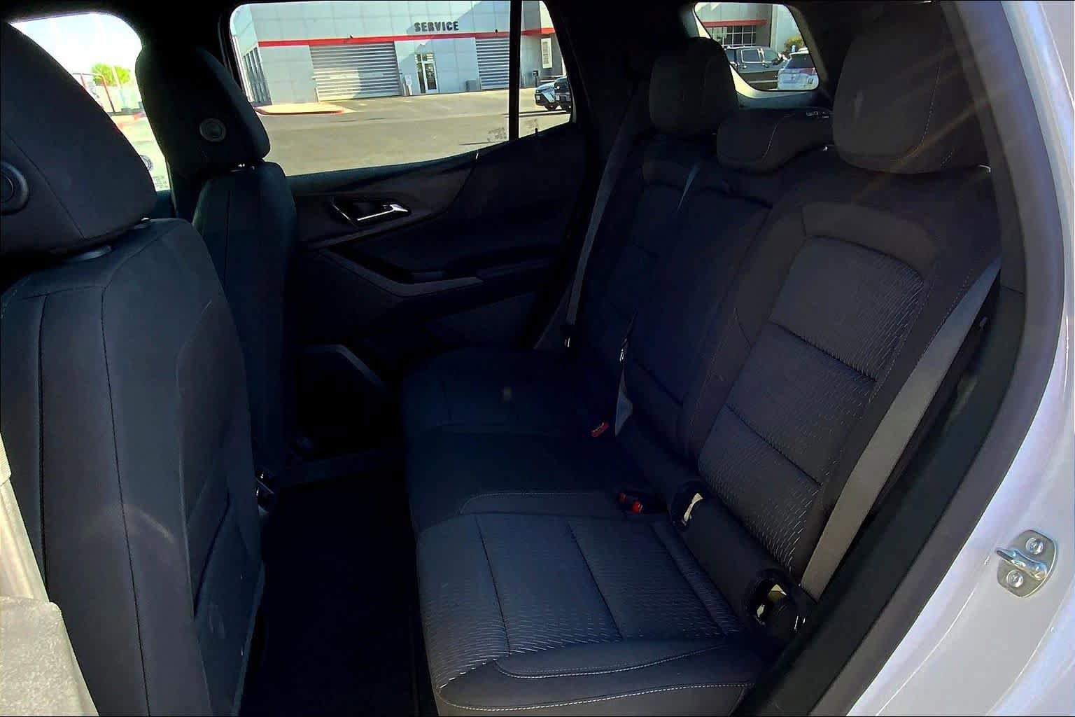 Used 2026 Chevrolet Equinox LT AWD/4WD image 21