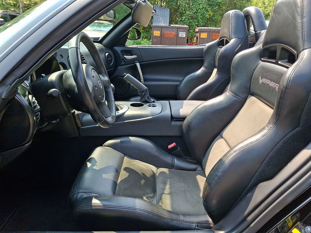 Used 2004 Dodge Viper SRT-10 RWD image 18